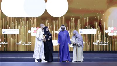 زهرة مصر.. الشيخ محمد بن راشد يكرم سمر نديم ويمنحها مليون درهم