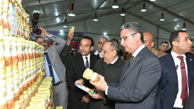بتخفيضات 30%.. وزير التموين ومحافظ القاهرة يفتتحان معرض أهلًا رمضان بالسواح