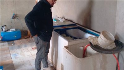 ضبط مصنع جبنة دون ترخيص وتحرير محاضر لمنتجات غذائية منتهية الصلاحية في حملة لمراقبة الأغذية ببني سويف