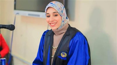 الباحثة ندا صفوت تحصل على درجة الدكتوراه بامتياز في دراسة حول القاهرة 24 والذكاء الاصطناعي