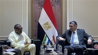 الشراء الموحد تناقش مع سفير سيراليون تصدير المستحضرات الطبية المصرية وتبادل الخبرات