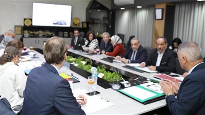 بحضور السفير السويسري.. محافظ أسوان يترأس الاجتماع الرابع للجنة التوجيهية لبرنامج إدارة مياه الشرب