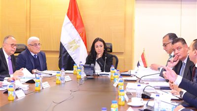 وزيرة التضامن تبحث استراتيجية إعادة تطوير وهيكلة بنك ناصر الاجتماعي