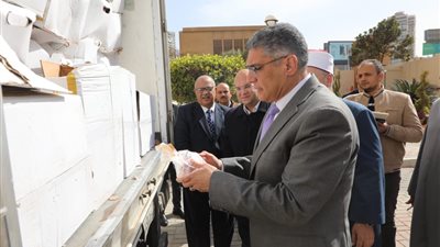 محافظ الجيزة يشهد تسلّم 5 أطنان من لحوم صكوك الإطعام لتوزيعها على الأسر الأولى بالرعاية 