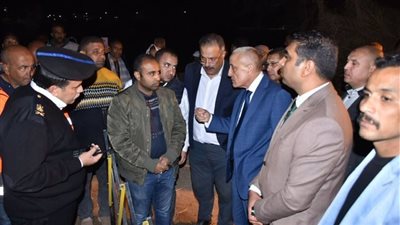 انفجار مفاجئ في خط الصرف الصحي بالحبيل.. ومحافظ الأقصر يقود جهود الإصلاح