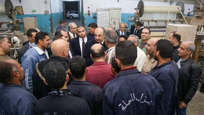 وزير قطاع الأعمال يوجه بصرف إعانة عاجلة بقيمة 200 ألف جنيه لأسرة كل متوفى بشركة غزل المحلة