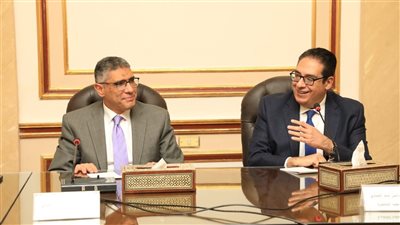 جامعة القاهرة تعد الهوية البصرية لمحافظة الجيزة 