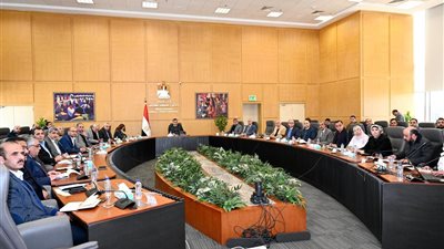 تنفيذًا لتكليفات الرئاسة.. وزير الإسكان يشدد على سرعة الانتهاء من وحدات سكن لكل المصريين