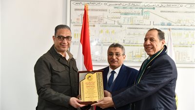 محافظ الفيوم يفتتح موسم توريد البنجر بشركة السكر بقصر الباسل