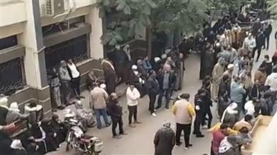 3 نعوش في جنازة واحدة.. تشييع جثامين أب وابنتيه ضحايا انقلاب سيارة في ترعة ببني سويف | بث مباشر