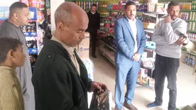 ضمن الاستعدادات لرمضان.. ضبط وإعدام كميات مختلفة من الأغذية منتهية الصلاحية بأسوان