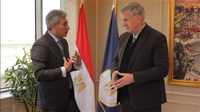 وزير السياحة يلتقي سفير ألمانيا بالقاهرة لزيادة أعداد السائحين الألمان إلى مصر خلال الفترة المقبلة