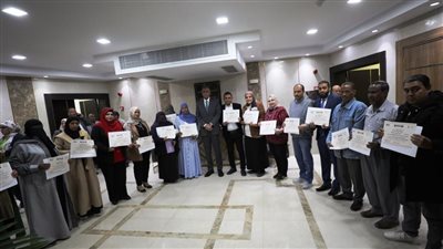 محافظ أسوان يكرم فريق عمل منظومة الشكاوى الحكومية لحصولهم على المركز الأول للعام الرابع 