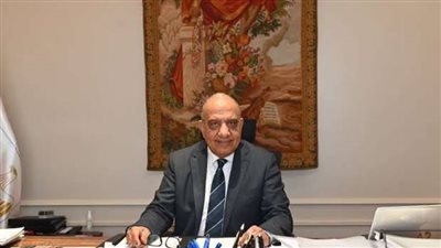 وزير الكهرباء يوجه بالاستعداد لمواجهة ارتفاع الأحمال بشهر رمضان.. ومد ساعات العمل بمراكز الخدمة