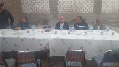 بعد 4 أيام من الانقطاع.. محافظ الأقصر يتناول الإفطار مع عمال شركة المياه وسط جهود مكثفة لإنهاء الإصلاحات