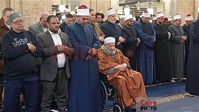الدكتور أحمد عمر هاشم يؤدي صلاة التراويح بالجامع الأزهر بعد تعرضه لحالة إغماء أمس| بث مباشر 