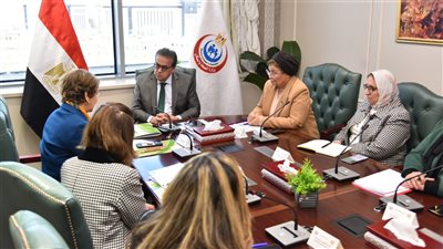 وزير الصحة يوجه بوضع خطة عمل متكاملة للتوسع في العيادات المتنقلة لتقديم خدمات تنمية الأسرة 