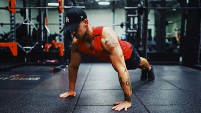 رجل صيني يصاب بثقب في الرئة بسبب التمارين الرياضية