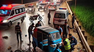 إصابة 3 أشخاص في حادث انقلاب توك توك بالأقصر