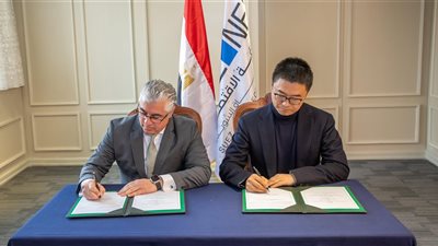 باستثمارات 4.5 مليون دولار.. عقد مشروع جولد ستار فاشون لتصنيع الملابس الجاهزة بالقنطرة غرب الصناعية