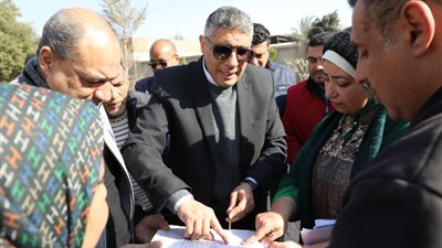 محافظ الجيزة يقرر مجازاة نائب رئيس حي المنيرة للتقصير في متابعة النظافة