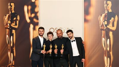 المخرج الفلسطيني باسل العدرة يتصدر التريند بسبب كلمته بعد فوزه بالأوسكار: بحلم لبنتي حياة غير اللي أنا عايشها 