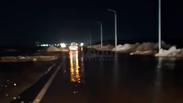 كسر فى خط مياه عمومى