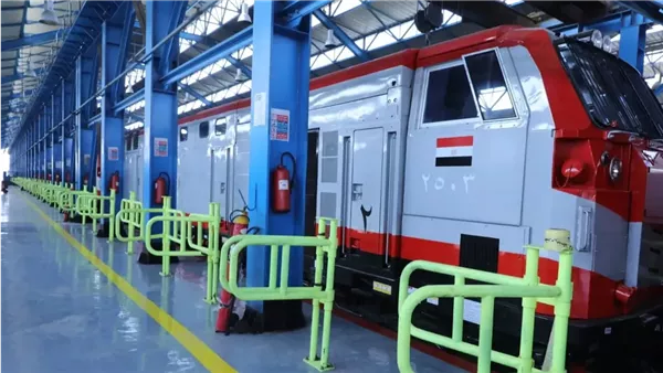 أحد جرارات السكة