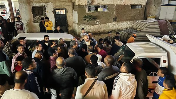 محافظ قنا خلال جولته