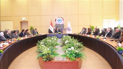 الصحة تبحث إضافة تخصصات طب الفم واللثة وتقويم الأسنان إلى برامج البورد المصري