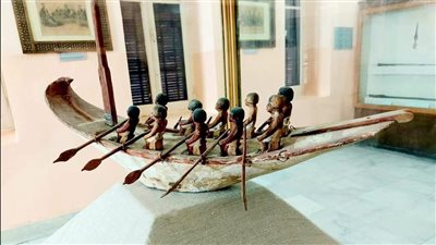 متحف الشرطة القومي يعلن عرض نموذج لقارب من الخشب عليه 10 بحارة