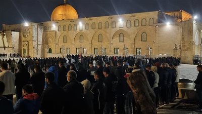 80 ألفا يؤدون صلاتي العشاء والتراويح في المسجد الأقصى