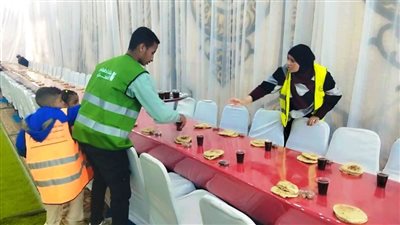 محافظ أسوان يتابع جهود تجهيز 500 وجبة إفطار وسحور يوميًا طوال رمضان