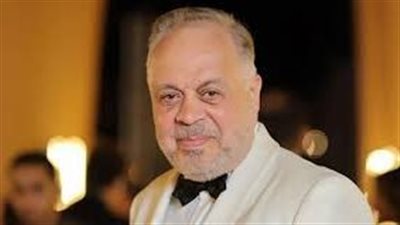 أشرف زكي يتعرض لوعكة صحية مفاجئة.. ومنير مكرم يكشف التفاصيل|بث مباشر 