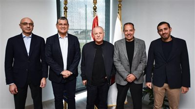 أوسكار رويز يلتقي مجلس إدارة اتحاد الكرة ويعقد اجتماعًا مع مساعديه