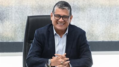 اختبار بدني ومعسكر مغلق.. أول قرارات أوسكار رويز رئيس لجنة الحكام | خاص