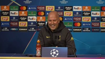 سلوت: ليفربول بعيد كل البعد عن التتويج بدوري أبطال أوروبا