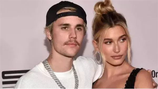 جاستن بيبر وزوجته