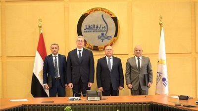 وزيرا النقل والبترول يشهدان توقيع عقد تطوير محطة تسهيلات بحرية بميناء الدخيلة