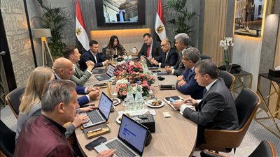 خلال اجتماع مع وزير السياحة.. أكبر منظم رحلات ببولندا: إعلانات دعائية عن مصر على بطاقات المسافرين