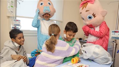 فيها حاجة حلوة.. سياح رومانيون يطلقون حملة عالمية لدعم متحدي السرطان بالأقصر