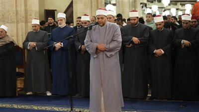 بروايات البزي وابن وردان وورش والدوري.. الجامع الأزهر يقيم التراويح بحضور آلاف المصلين في الليلة السابعة 
