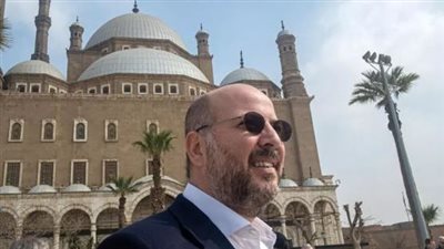 حفيد الملك فاروق يجري زيارة غير رسمية لمصر