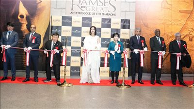 وزير السياحة وعمدة طوكيو يفتتحان معرض رمسيس وذهب الفراعنة | صور 
