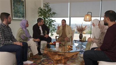 لماذا أمر النبي المسلمين بالهجرة إلى الحبشة ولم يهاجر معهم؟.. عمرو خالد يجيب