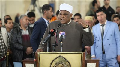 عباس شومان: شيخ الأزهر حمل عصا الترحال شرقًا وغربًا لترسيخ قيم السلام والتعايش