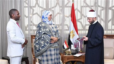 سفيرة النيجر لـ وزير الأوقاف: متضامنون مع مصر ومساعيها لإحلال السلام في المنطقة
