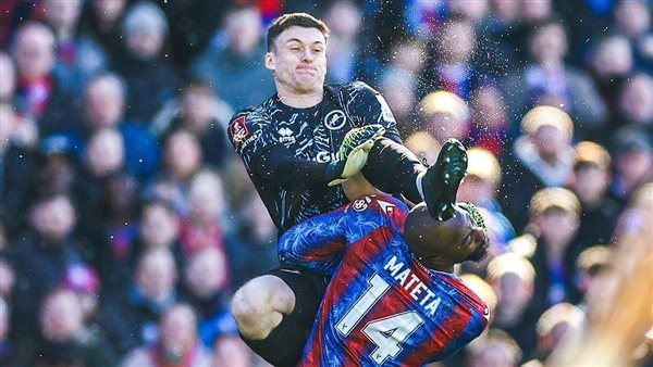 إيقاف روبرتس حارس