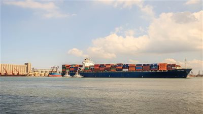 ميناء دمياط يستقبل 16 سفينة و53 حاوية بإجمالي بضائع 34 ألف طن