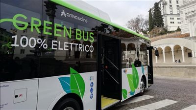 بسبب الأكل في رمضان.. اعتداء عنيف على فتاة وسائق حافلة في إيطاليا